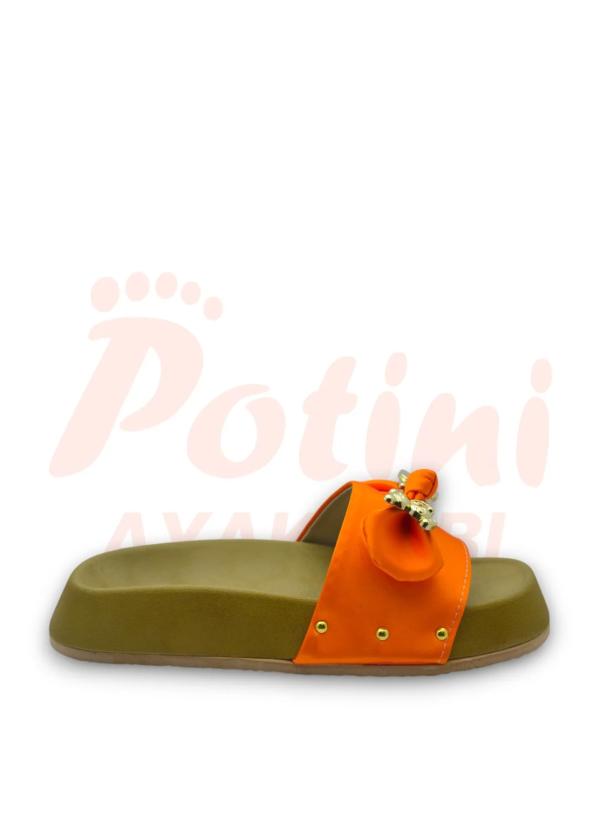 Turuncu Saten Rahat Taban Dolgu Topuklu Ayıcıklı Kadın Terlik