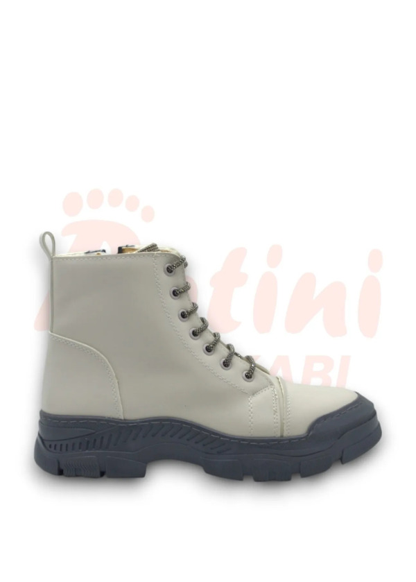 Kadın Kaydırmaz Tabanlı Taş Bağcıklı Cilt Bot